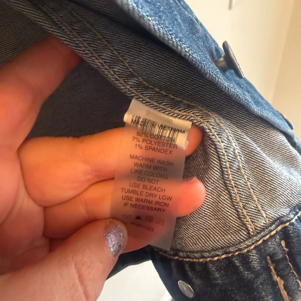 Vince Camuto Jean Jacket in Size L - Picture 6 of 7